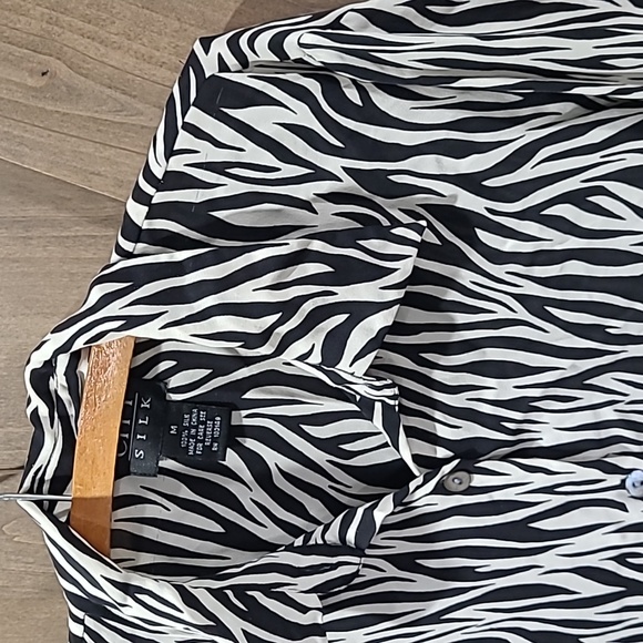 City Silk Zebra Print Button Up Shirt Blouse M - Picture 7 of 8